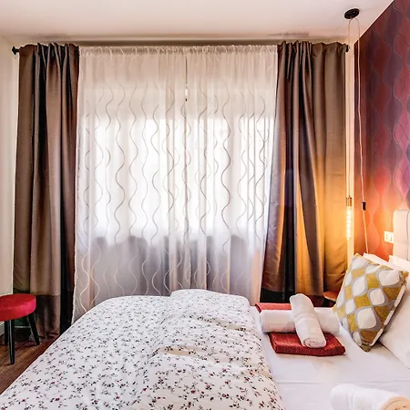 Aweshomeitaly - Vintage Guest house Pisa